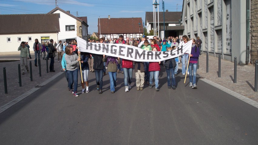 Hungermarsch 2010 -  Nadine Drafz, Alexander Koppe, Christian Liebel fr Messdiener Leimersheim
