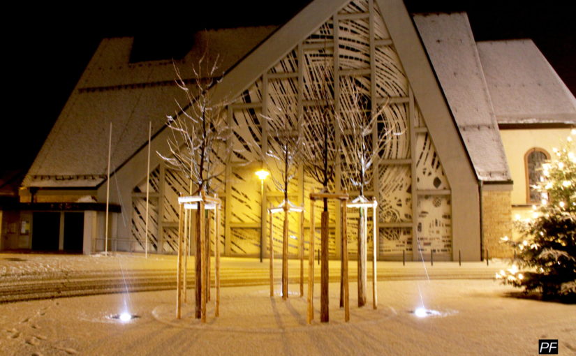 Kirche St. Gertrud bei Schnee (Foto: Franz Pfadt)